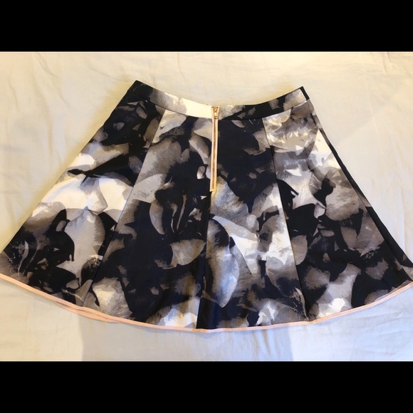Mossimo Black White Rose Gold Skater Skirt - Picture 2 of 5